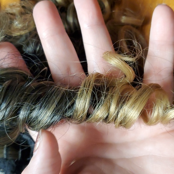 Spring curls Ombre black & brown wig. Bangs 15" curled 21" stretched syn… - Picture 9 of 16